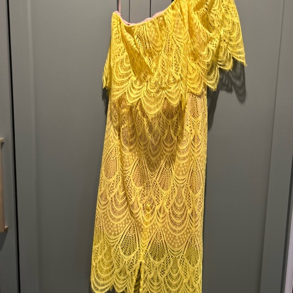 Dress the Population one-shoulder lace dress bright yellow - Picture 6 of 6